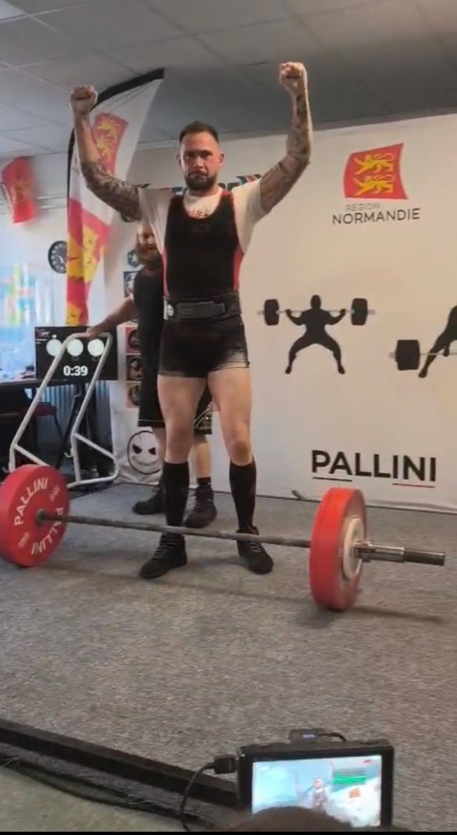 Deux adhérents de l’association d’Épernon brillent en powerlifting